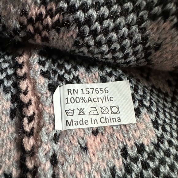 Super Cute & Cozy Pink Animal Print Knit Beanie Hat with Pom, One Size - Picture 7 of 7